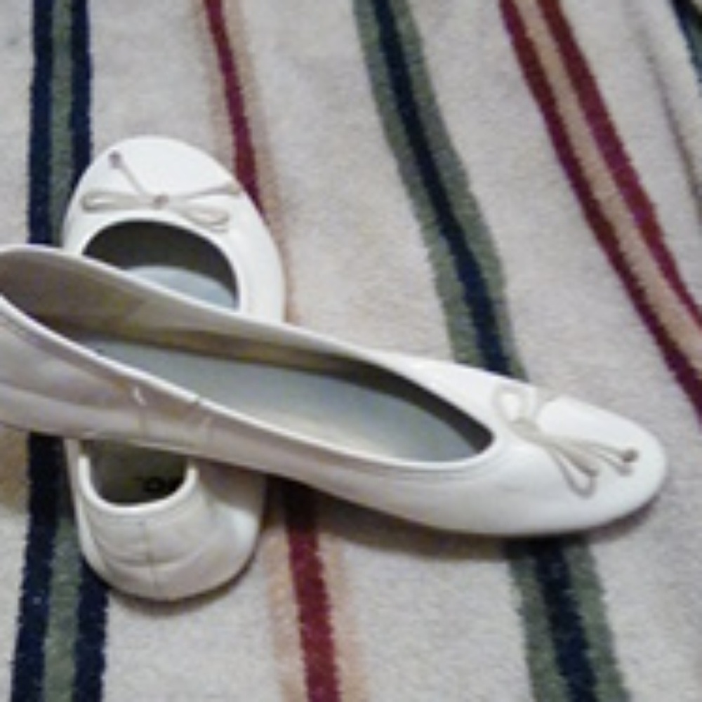 Shoes - Picture 3 of 4